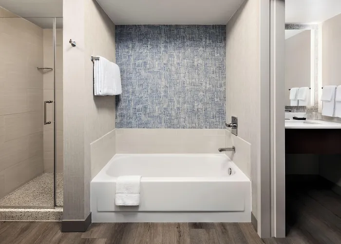 Chicago Marriott Hotel 4*